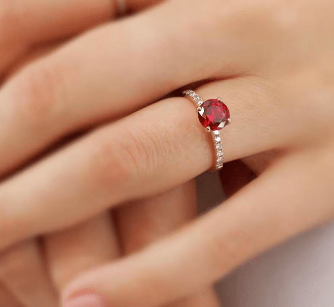 Why More British Women Are Designing Their Own Engagement Rings in&nbsp;2026