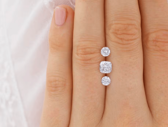 Are Engagement Rings Still Growing in Size? The 2026 Carat Expectations&nbsp;Report