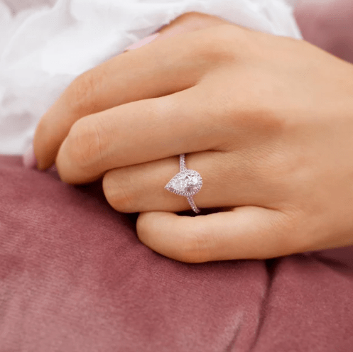 Why Pear Shape Diamonds Have Become the Defining Engagement Ring Shape of&nbsp;2026