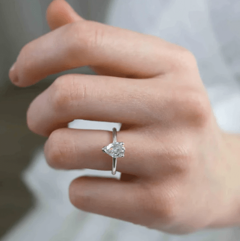 ethical sustainable lab grown and natural diamonds engagement ring guide in the UK